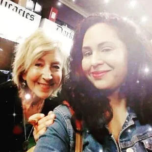 Lin Shaye and enjoying Dark Delicasies