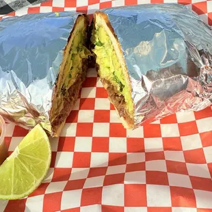 Torta de carnitas, deliciosa como todo lo de este lugar