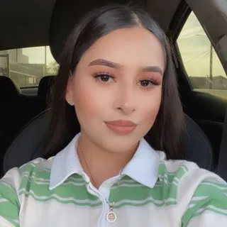 Nayeli G.