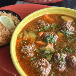 Caldo de Albondigas