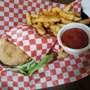 This white girl ordered cheeseburger lol