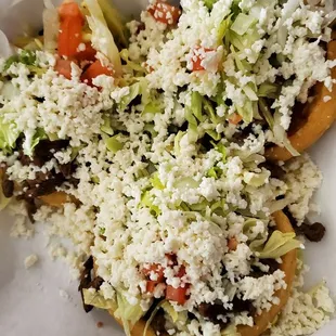 Sopes de Carne Asada