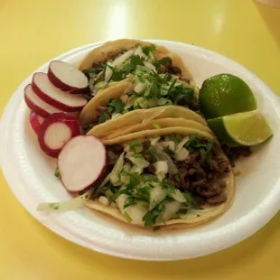 Tacos de carne asada (grilled steak)