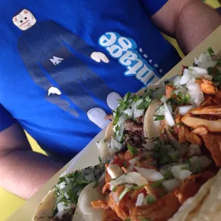 The Blue Snaggletooth lording over his Tacos con Tinga y Suadero!
