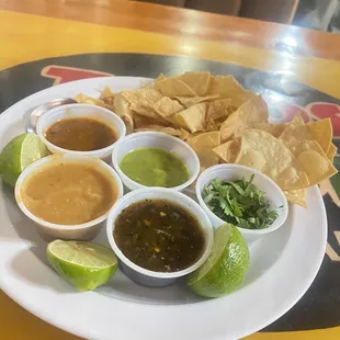 Chips and salsa&apos;s