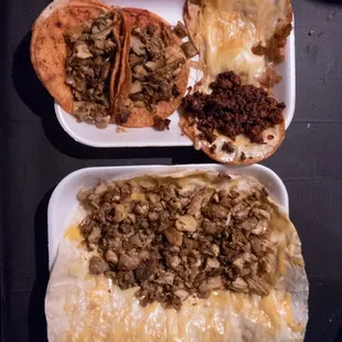 L A  B O M B A  G R A N D E  ( p r e  c o n d i m e n t s)