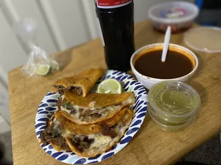 Ladygomitas y Misterbirria