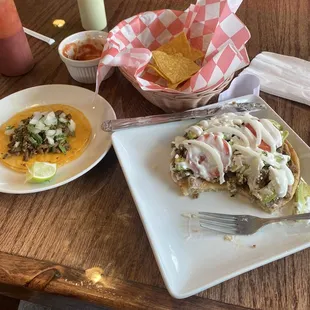 Mante migado, Al pastor taco, free chips and salsa.