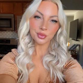 Janelle E.