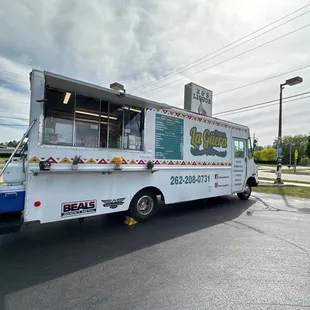 At B&amp;S Liquor in Hartford. Great food.