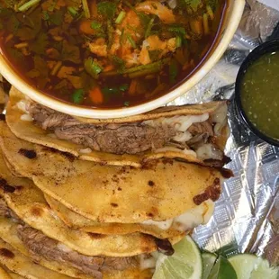 Taco de Birria w/ green chile &amp; broth
