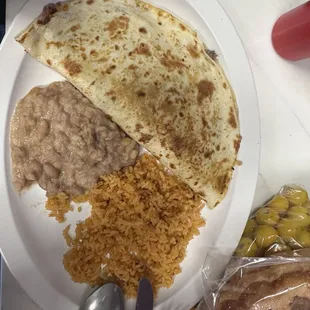 Quesadilla de asada plate