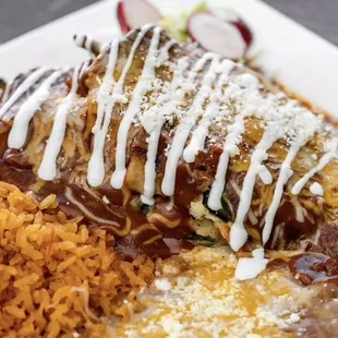 Chiles rellenos con salsa roja o verde