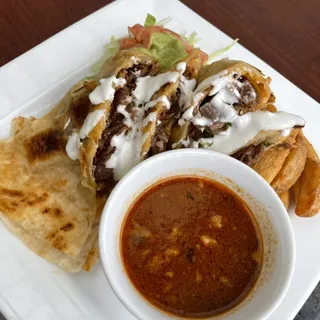 Quesabirria con Papas Fritas