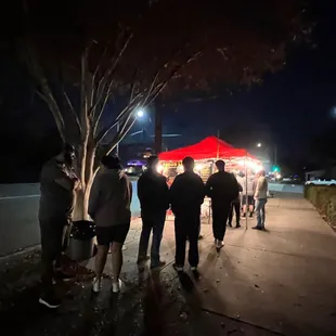 Long line, fast service!