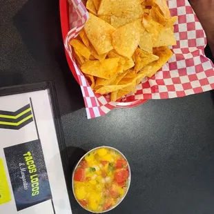 food, nachos