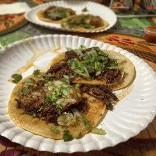 Tacos de Cabeza, $2 each -- SKIP, more like CaMEHza.