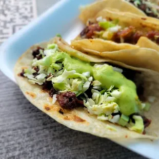 Cabeza taco on flour