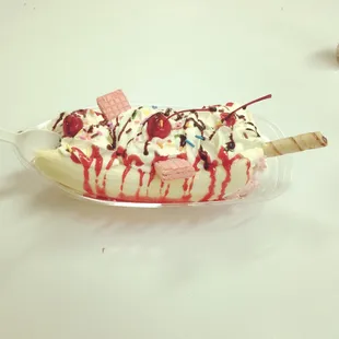 splitting the prettiest banana split ever