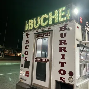 The tacos is really good