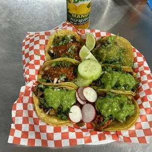 Tacos y  Boing de mango