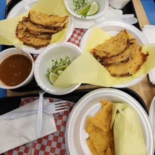 If you really want some good burrito and birria this is the place to go. Delicious food. Definitely recommend eating here.