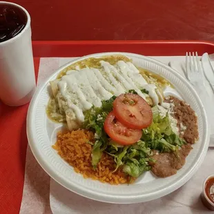 Enchiladas verde de pollo combination, jamaica, salsa