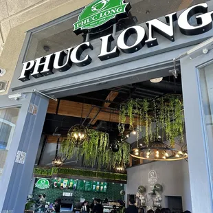 I can't find the taco pic I took here... the line here is