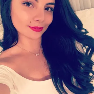 Nuvia R.