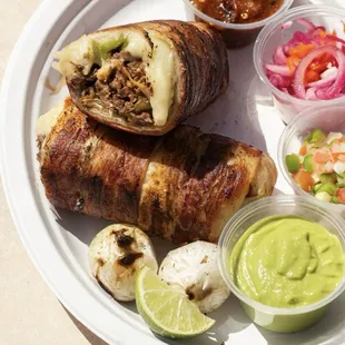 Burrito envuelto en tocino