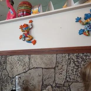 Frogs, lizards, etc., decorate the interior.