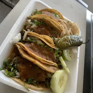 TACOS DE LENGUA, ASADA, PASTOR, TRIPA, Y VAPOR.