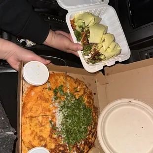 Pizza Birria y tacos de Al pastor y campechano