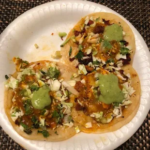 Tacos de chorizo and adobada