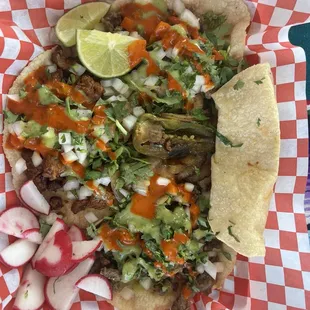 Tacos de pastor y asada