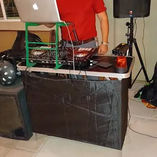 DJ Tommy Playing some enjoyable Music