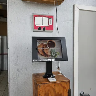 Self serve ordering kiosk