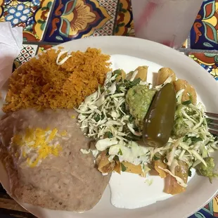 We had lunch, and I ordered the regular flautas plate. They were so delicious that i ate the whole thing.