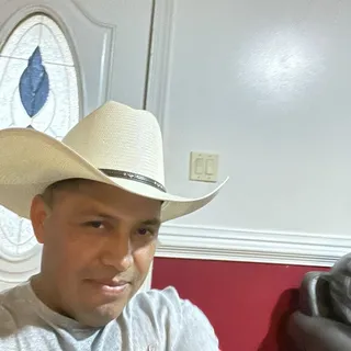 Ruben R.