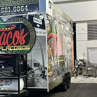 Tacos Placosos food truck