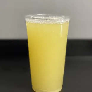Rica agua de pina natural ....