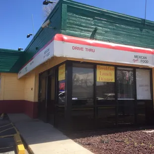 Tacos Rapido has a drive thru!