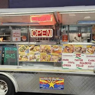 a food truck that sells food