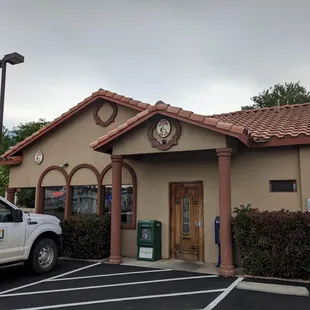 Outdoor view of restaurant