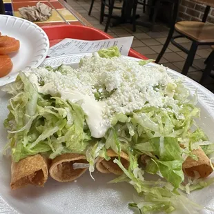 IG: ea_yelpelite  Flautas