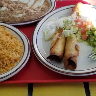 Buena Comida. Muy buenas opciones para Comer.