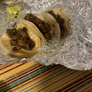 Ordered carne asada tacos with everything (onion, cilantro, salsa) got this dry ass shit