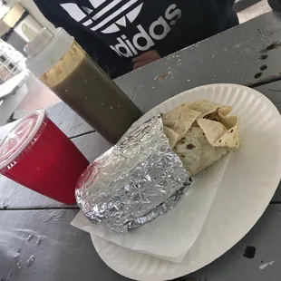 Burrito de asada &amp; agua de horchata