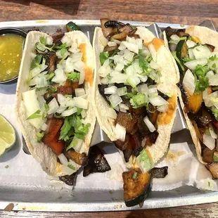 Street Tacos - w/ fajita veggies, lime &amp; green salsa 10/10  (Green Salsa was bit spicy for my taste)