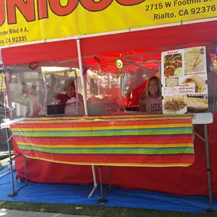 Book Tacos Únicos for your next event!